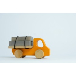 Camion plate-forme en bois
